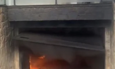 Casa dos pais de MC Gui pega fogo deixa carros