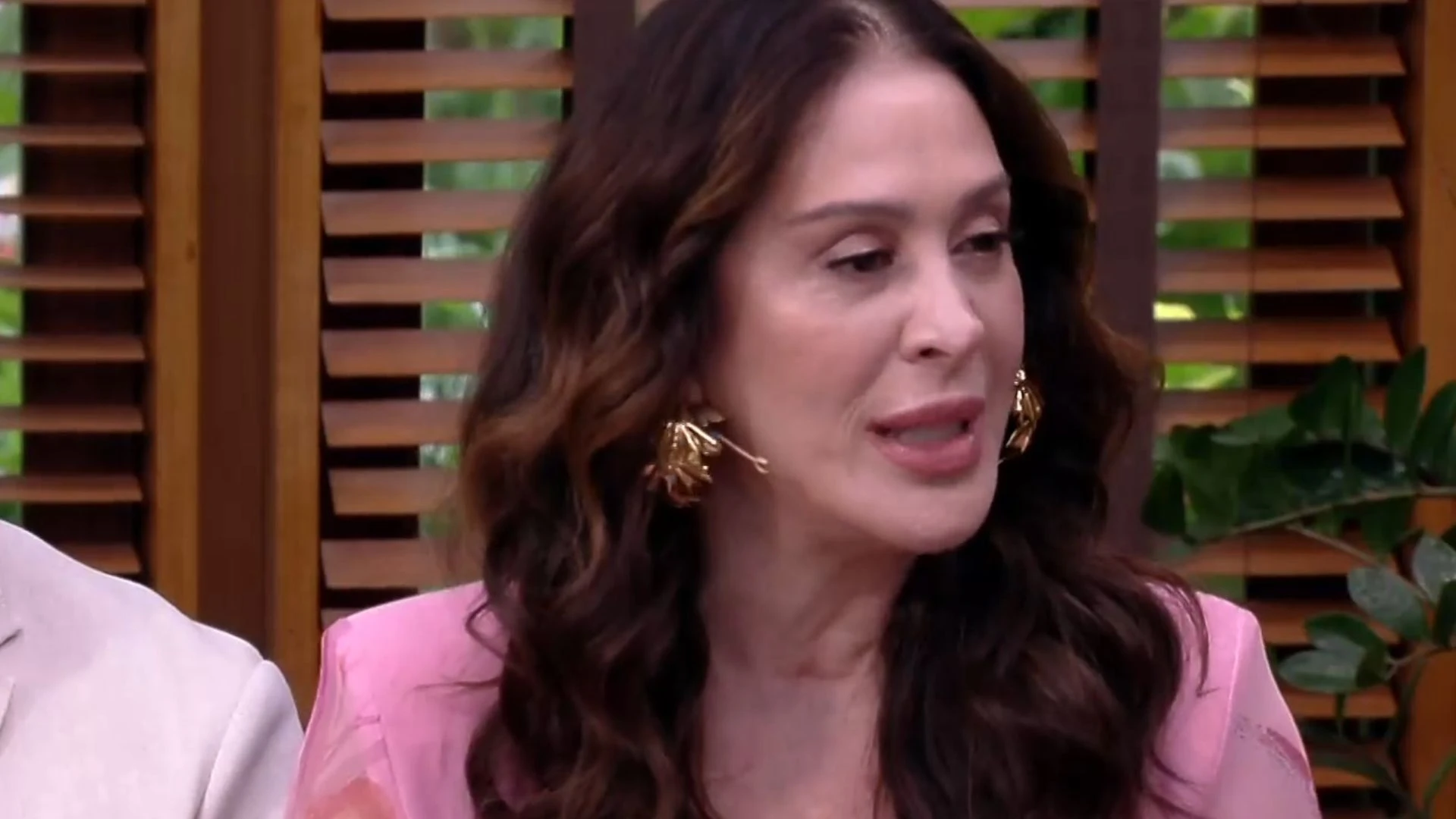 Claudia Raia revela que quase foi morta por russos.webp