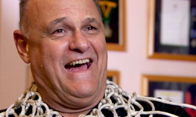 Despedida emocionante Oscar Schmidt e cremado com item simbolico em