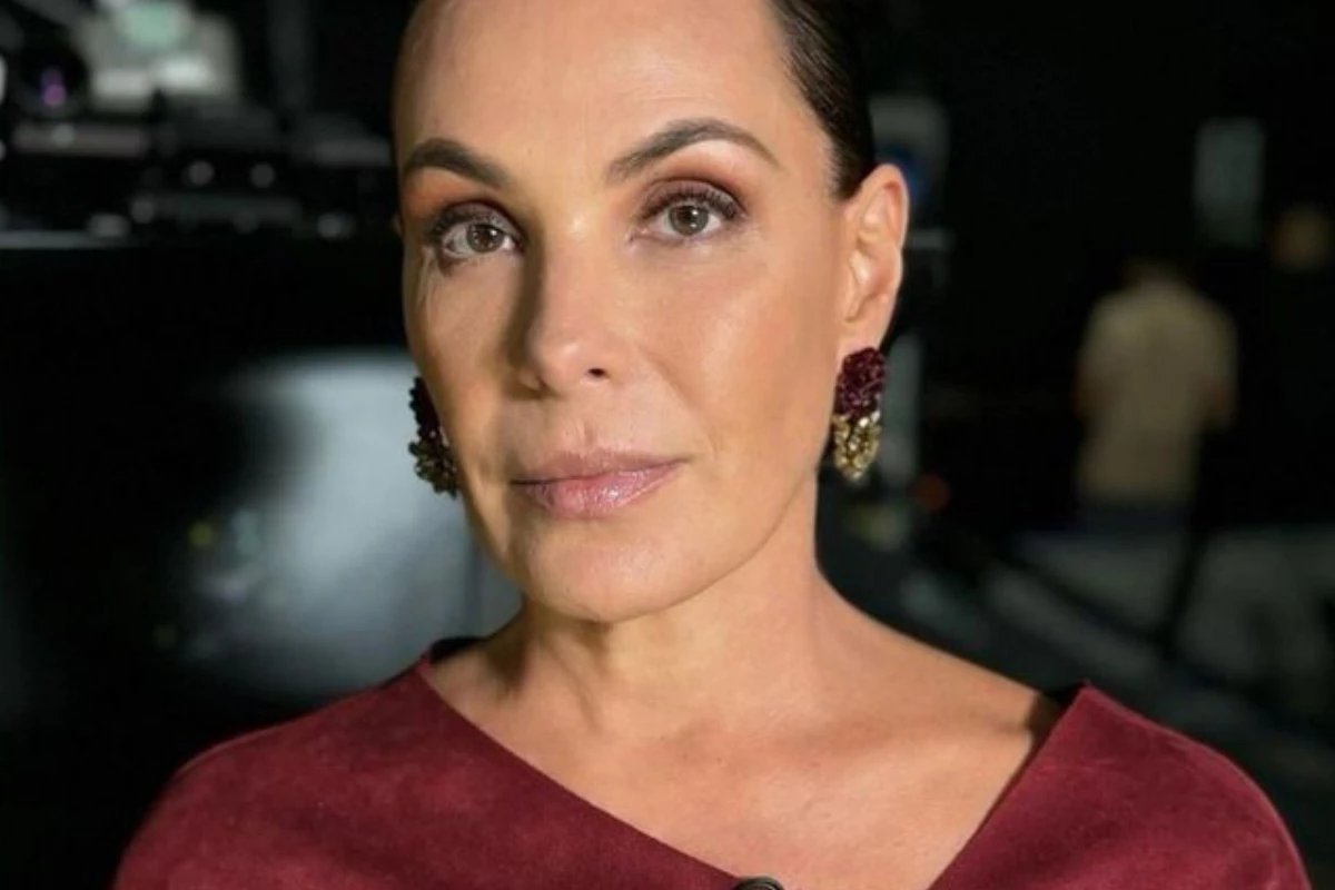 Este era o suposto salario de Carolina Ferraz na Record