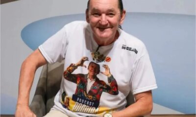 Foto mostra Marquito no hospital ao lado de familiares e