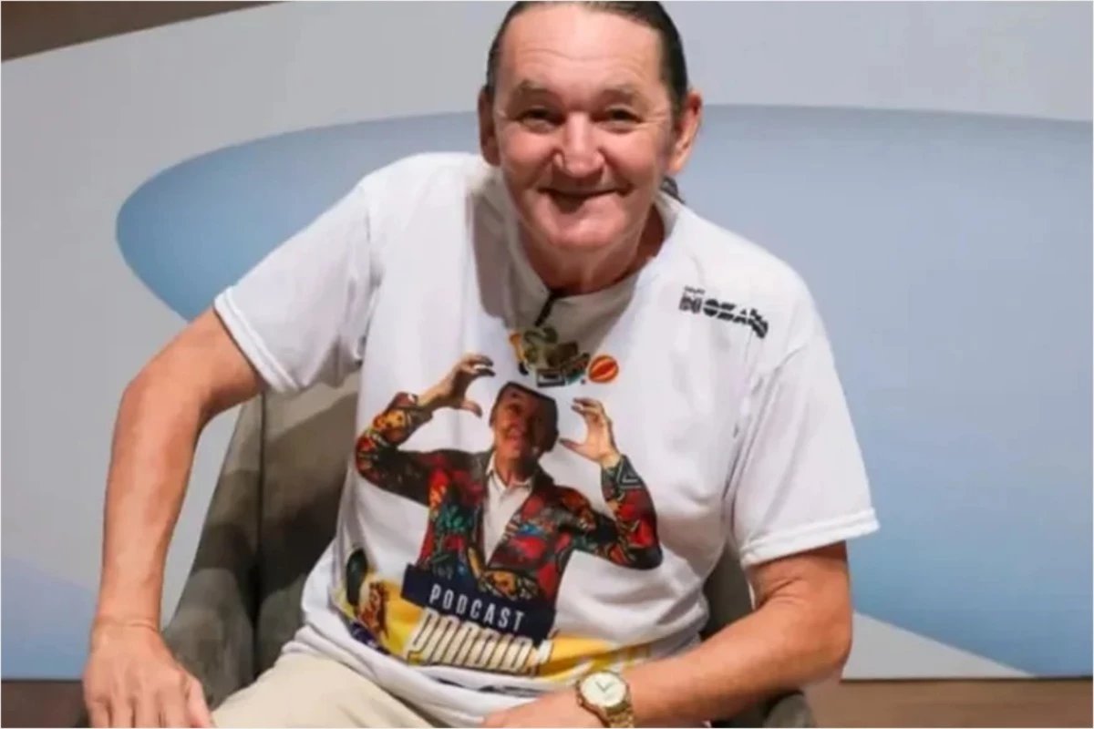 Foto mostra Marquito no hospital ao lado de familiares e