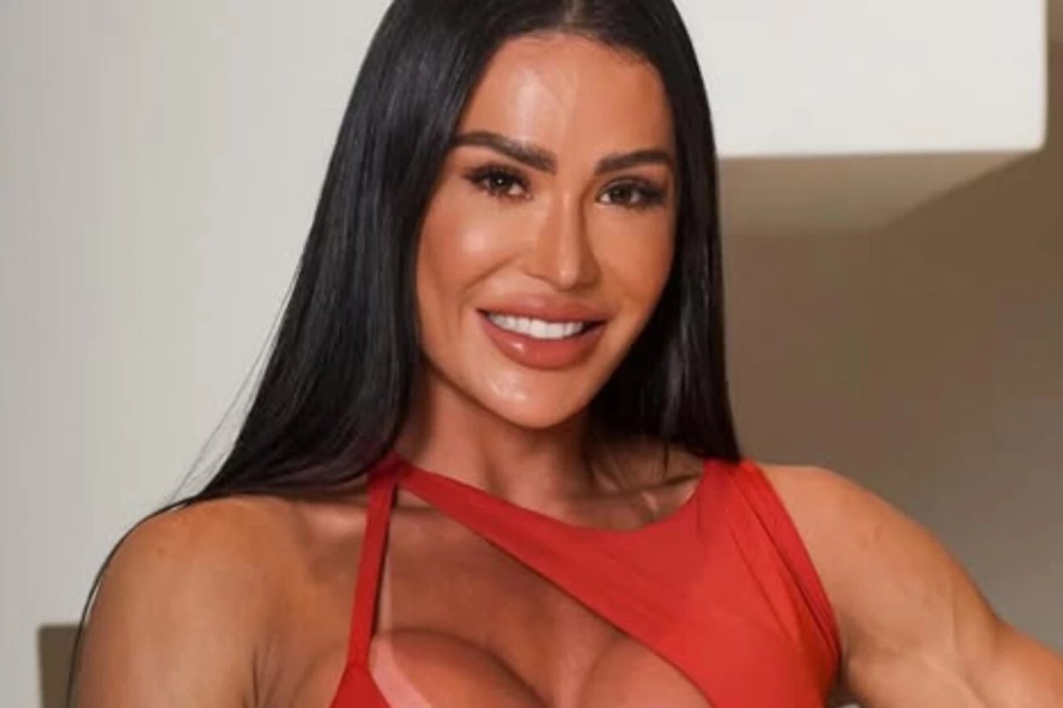 Gracyanne Barbosa surge com rosto diferente em evento e confessa