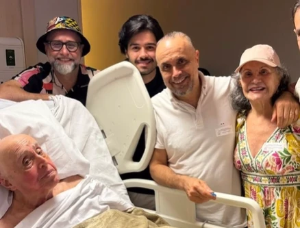 Hospitalizado Mauro Mendonca celebra 95 anos com a familia.webp