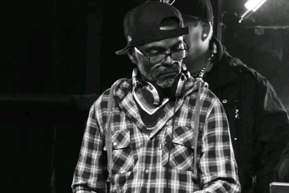 Icone da musica tem fim tragico e e achado enterrado