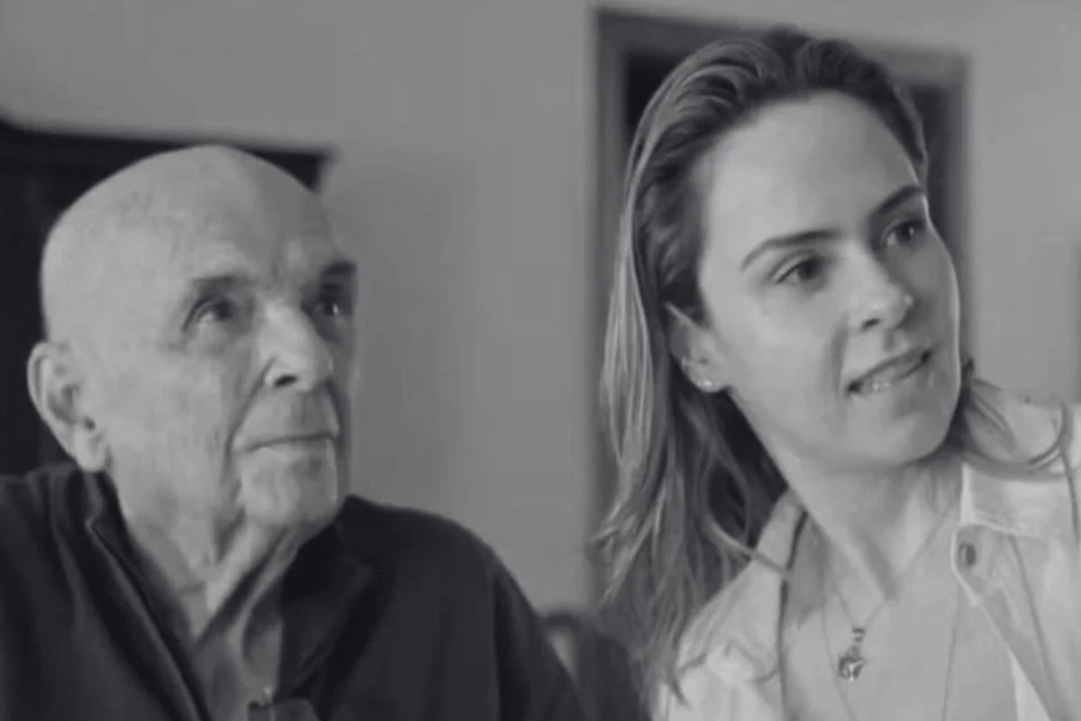 Jornalista confirma falecimento do pai de Ana Paula Renault aos