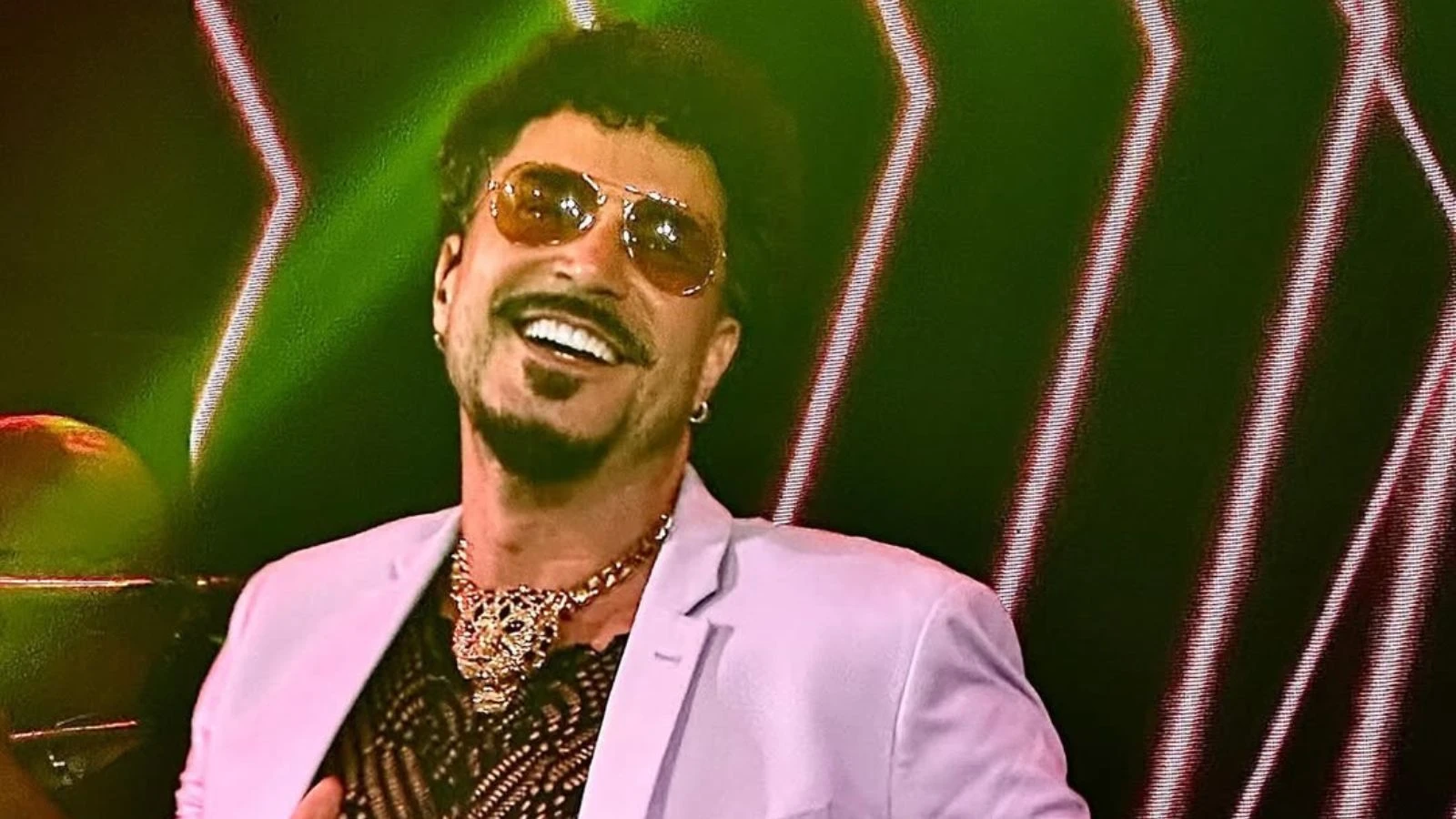 Latino e pai de 10 filhos todos de maes.webp