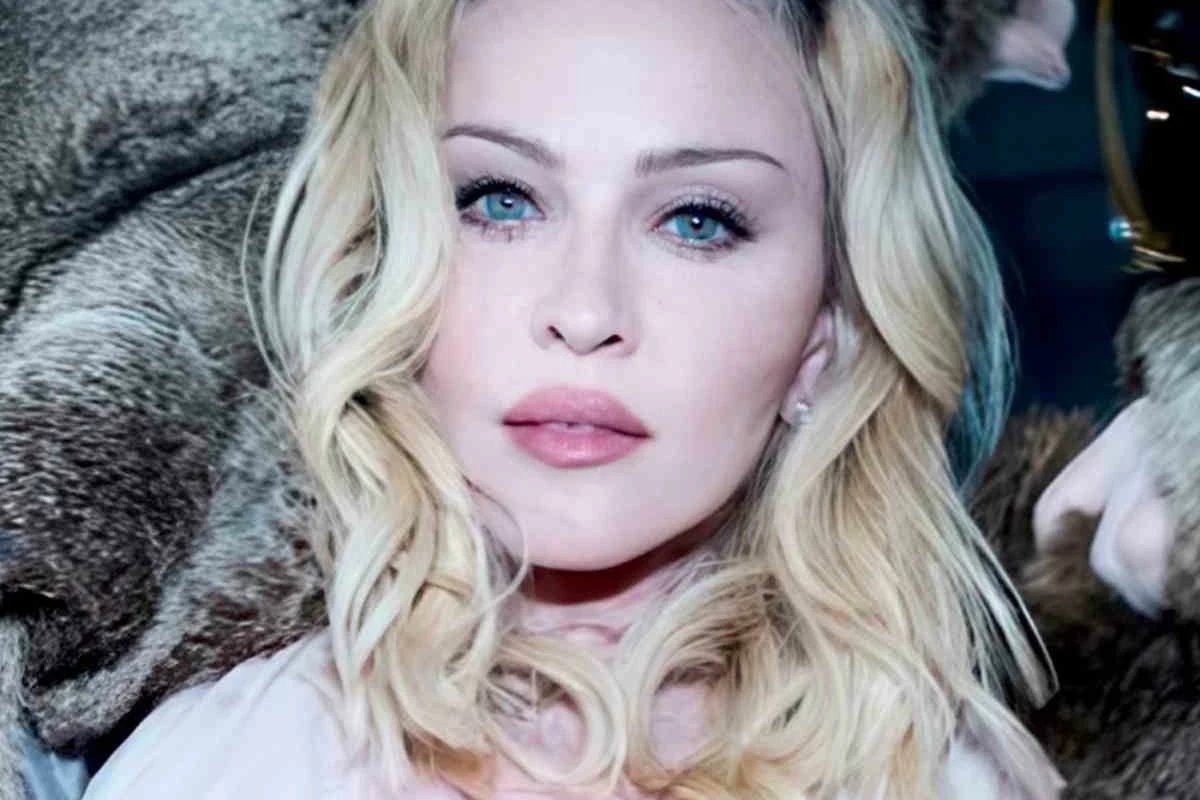 Madonna aparece em app de relacionamento e detalhe nos bastidores