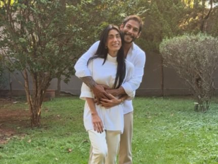 Michelle Barros e Shia Phoenix anunciam gravidez e celebram nova