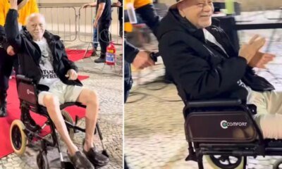 Ovacionado pelo publico Tonico Pereira aparece em cadeira de rodas
