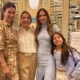 Patricia Abravanel posa com a familia e machucado no.webp