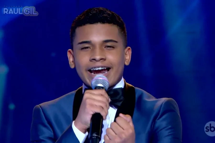 Quem e Kaiky Mello cantor gospel que esta intubado.webp