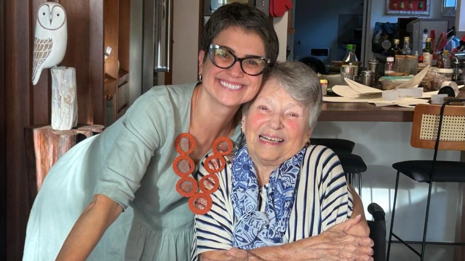 Sandra Annenberg mostra registro raro da mae e do.webp