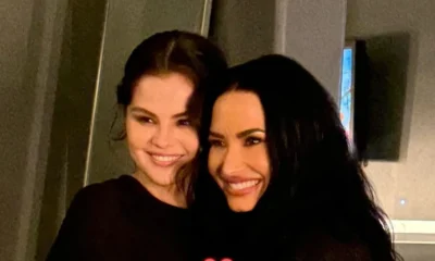 Selena Gomez prestigia abertura da turne de Demi Lovato.webp