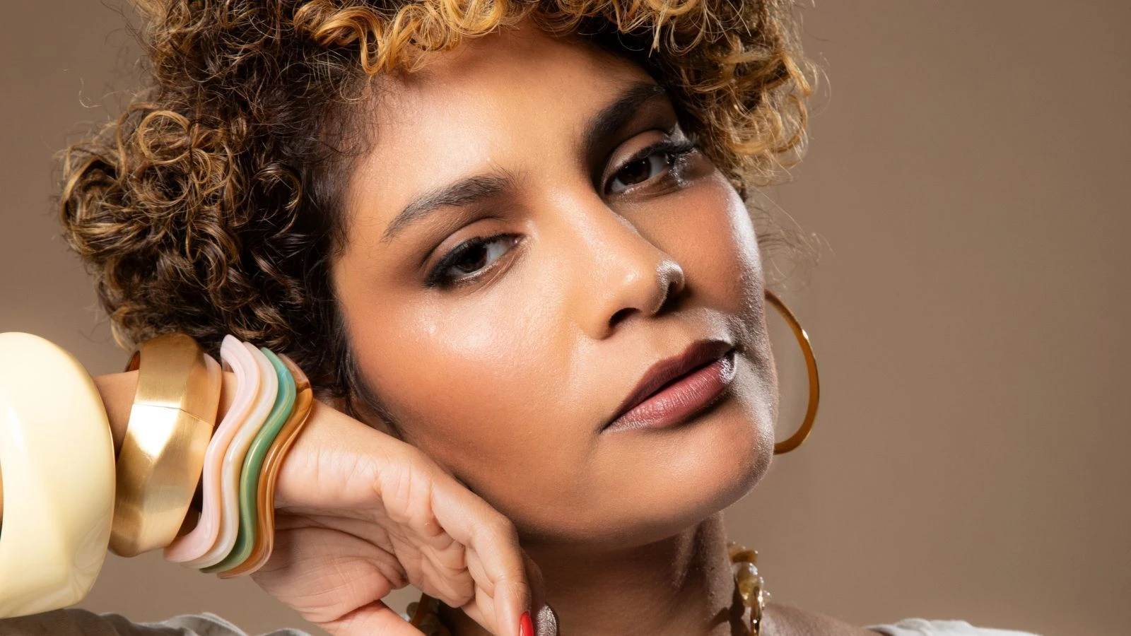 Tira o peso do silencio diz Barbara Reis sobre.webp