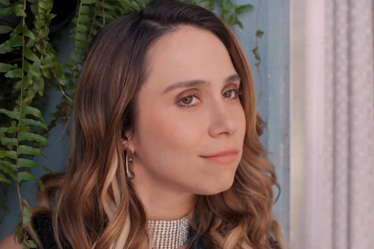 Tres Gracas Lucelia tira a mascara de boa moca e