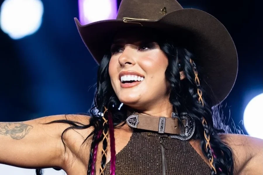 Veja o momento em que Ana Castela leva tombo.webp