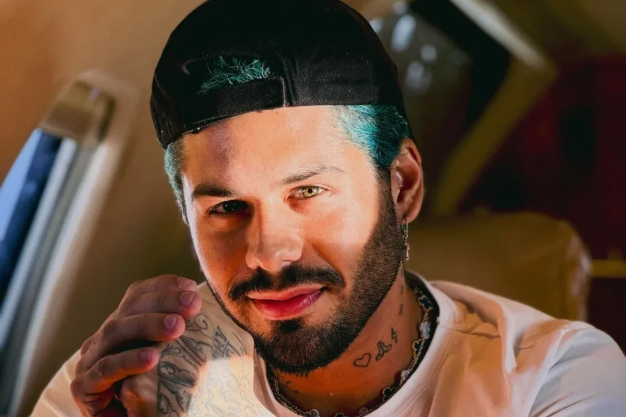 Ze Felipe revela vicio em remedios apos crise de.webp