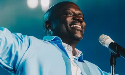Akon revela regras em relacionamento poliamoroso com suas esposas.webp