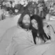 Apos processar L7NNON Yoko Ono impede venda de cerveja.webp