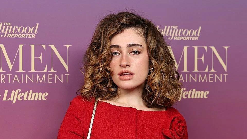 Atriz revela ter feito tratamento para acne apos comentarios.webp
