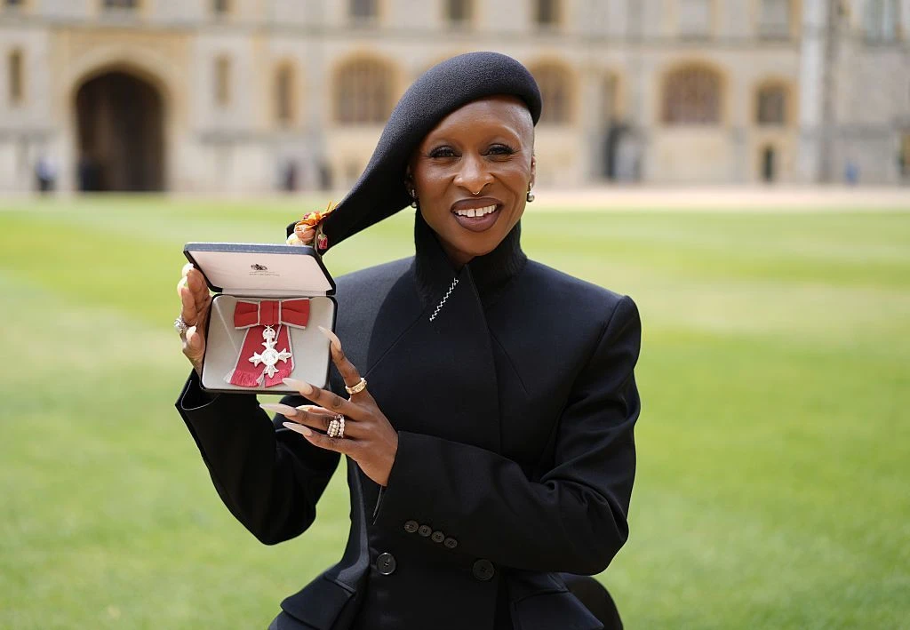 Cynthia Erivo recebe honraria real da monarquia britanica veja.webp