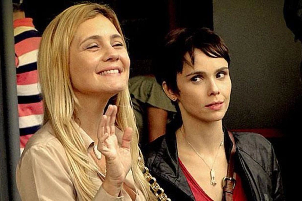 Debora Falabella ressurge e conta o que Adriana Esteves fazia