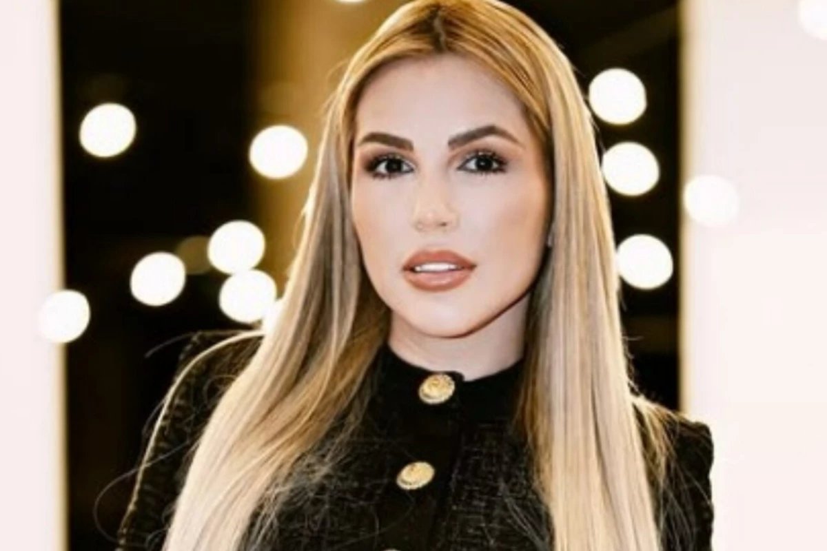 Deolane Bezerra e obrigada a retirar mega hair em presidio