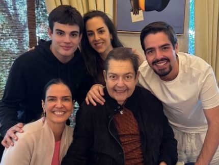Em meio a reclusao Faustao faz 76 anos e ganha