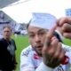 Erro bizarro da arbitragem tira Neymar de campo por engano