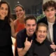 Faustao aparece em foto rara ao lado da familia.webp