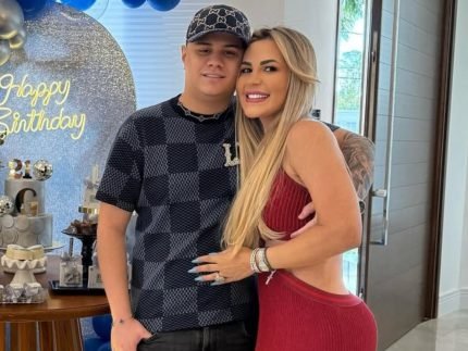Filho de Deolane Bezerra liga prisao da mae a perseguicao