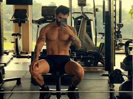 Gusttavo Lima exibe corpo sarado nas redes sociais e Andressa