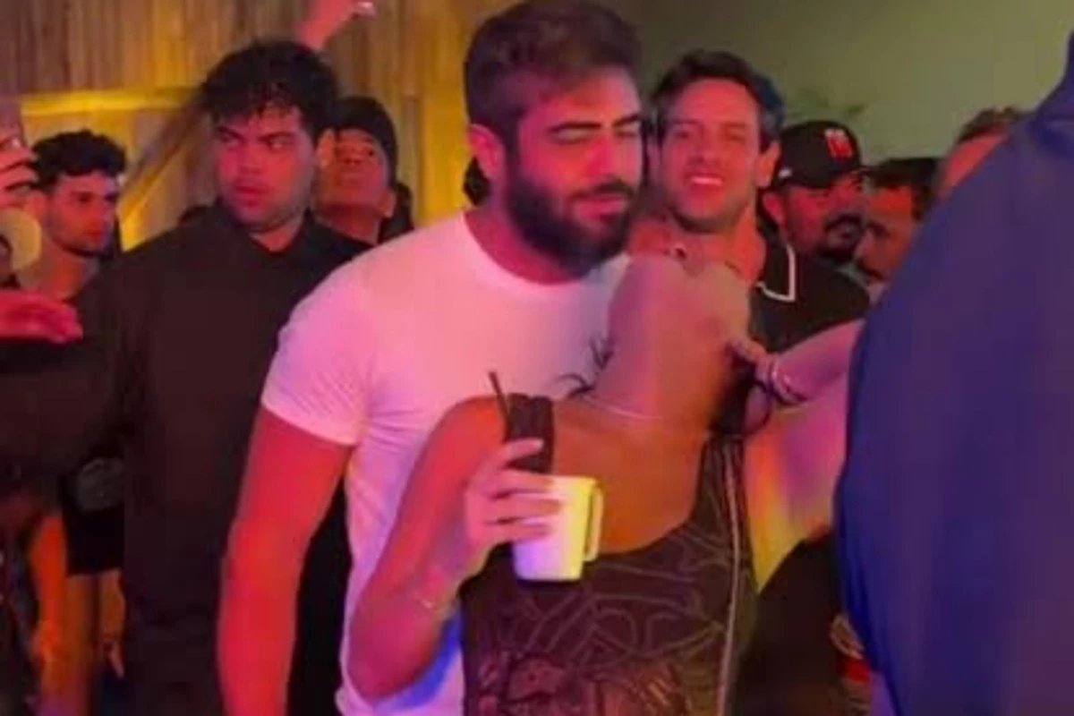 Henrique dupla de Juliano puxa o cabelo da esposa durante