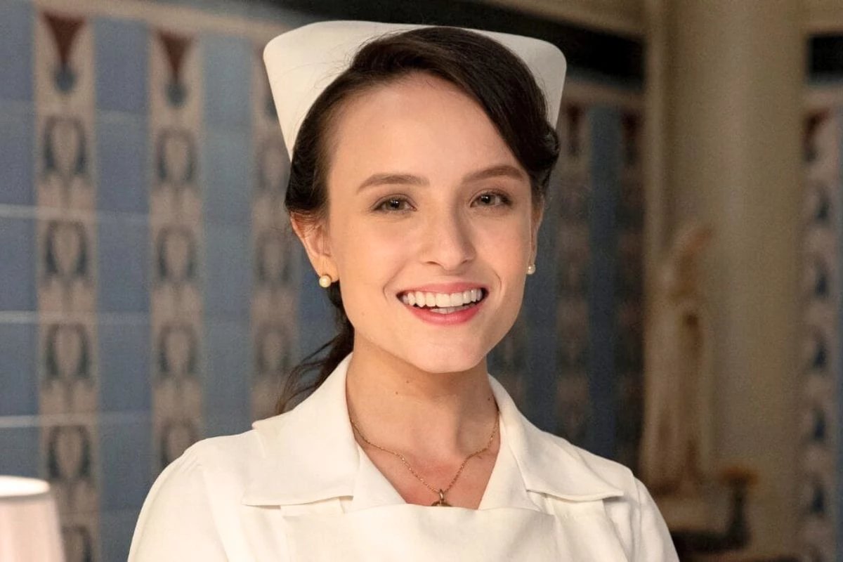 Larissa Manoela sofreu acidente de cavalo com suspeita de lesao