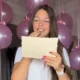 Leonardo presenteia neta com dinheiro para viagem a Disney.webp