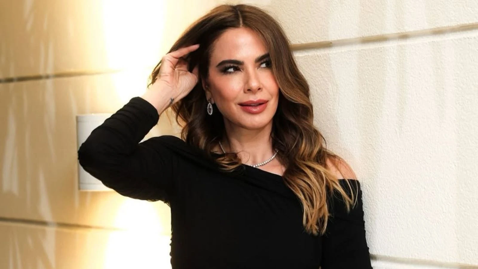 Luciana Gimenez admite ter insegurancas Estou sempre me criticando.webp