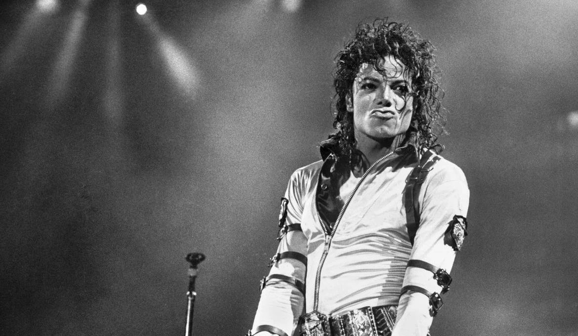 Michael Jackson conquista album no 1 no Reino Unido.webp