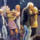 Moacyr Franco puxa mulher pelo cabelo durante evento beneficente em