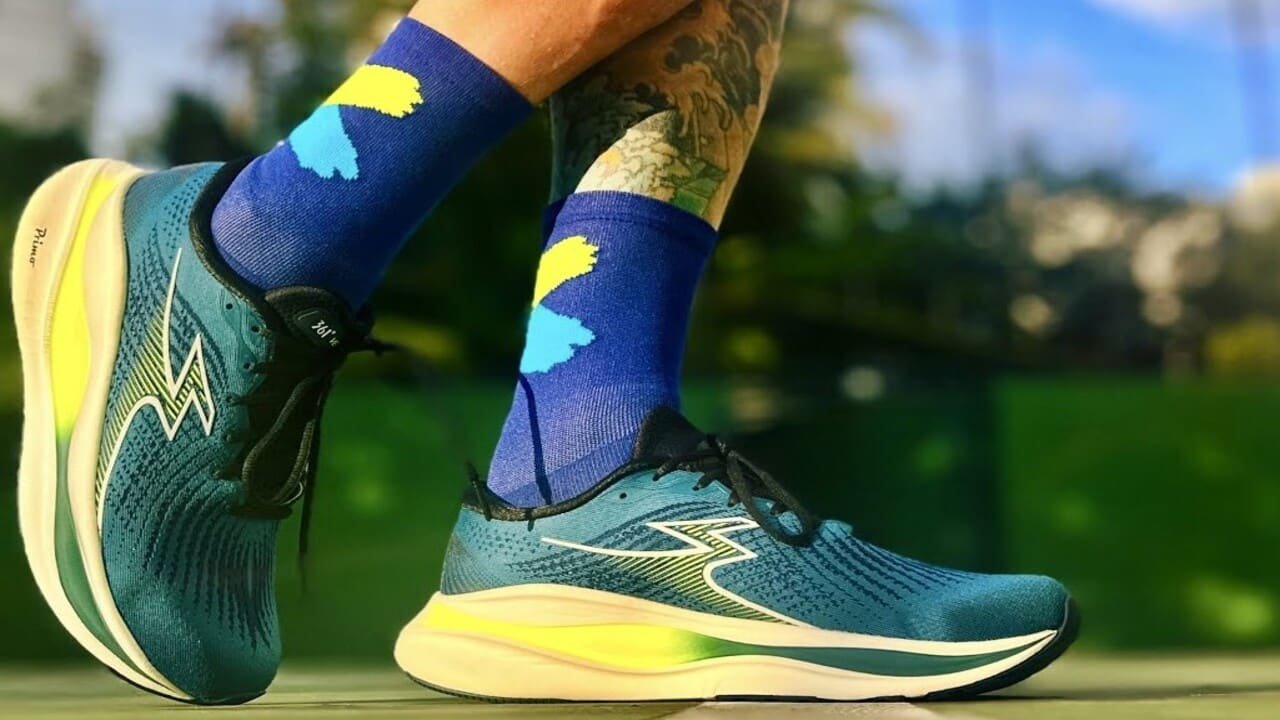 Nova marca chinesa de tenis estreia no Brasil e promete