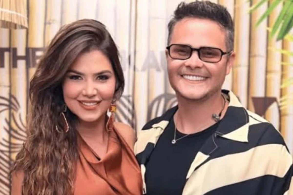 Paula Aires viajava pelos EUA quando recebeu supostos prints de