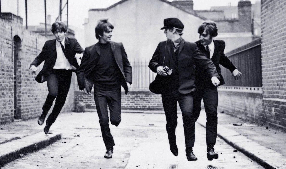 Primeira gravacao dos Beatles gera batalha judicial com a.webp
