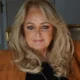 Quem e Bonnie Tyler cantora que esta em coma.webp