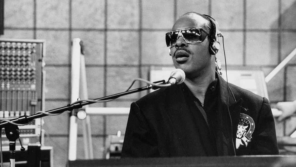 Stevie Wonder completa 76 anos veja trajetoria do musico.webp