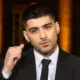 Zayn Malik rebate criticas apos polemica em hotel Sao.webp