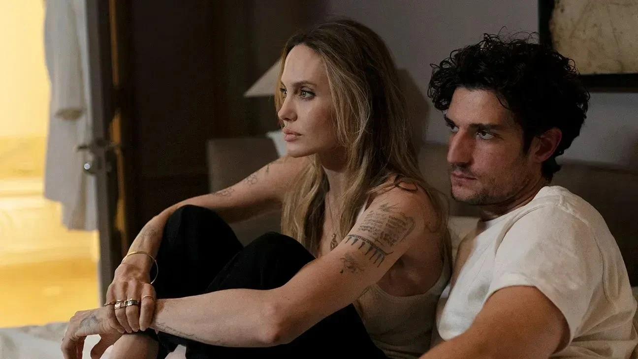 Angelina Jolie diz preparar filhos para sua morte por.webp