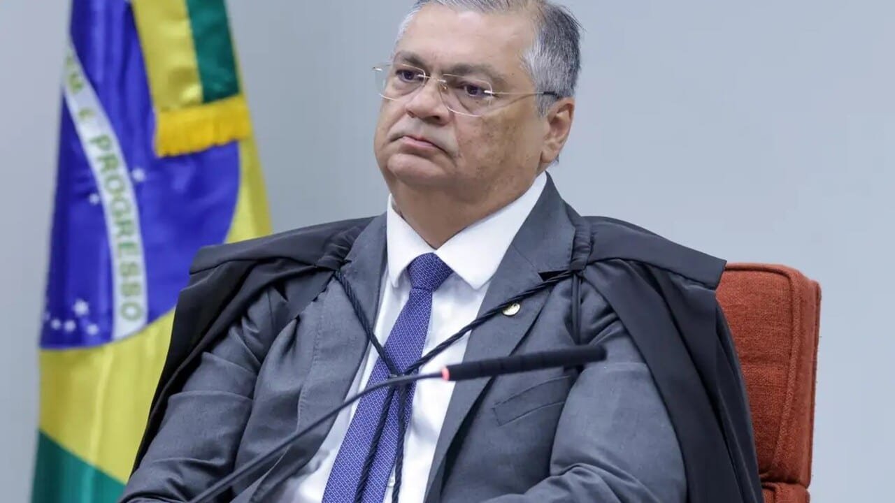 Apos vitoria do Brasil Flavio Dino elogia desempenho e faz