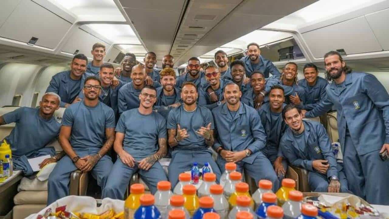 Aviao da Selecao chama atencao pelo luxo e vira assunto