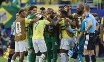 Brasil vence Escocia com autoridade e avanca em primeiro lugar