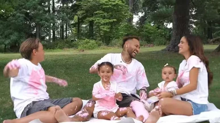 Bruna Biancardi faz revelacao sobre terceira gravidez com Neymar.webp